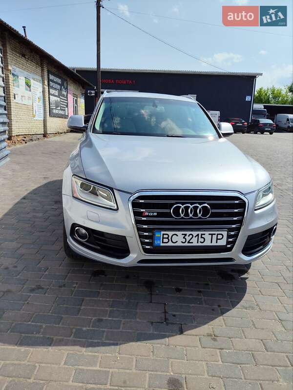 Позашляховик / Кросовер Audi Q5 2015 в 