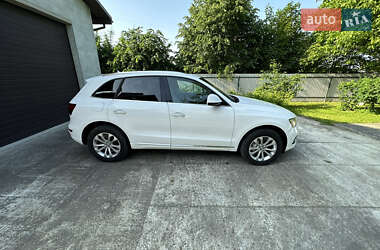 Позашляховик / Кросовер Audi Q5 2015 в 
