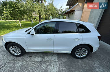 Позашляховик / Кросовер Audi Q5 2015 в 