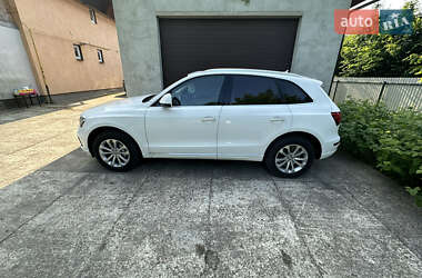 Позашляховик / Кросовер Audi Q5 2015 в 