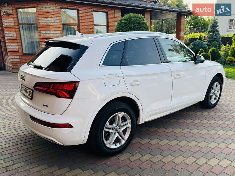 Позашляховик / Кросовер Audi Q5 2018 в Києві
