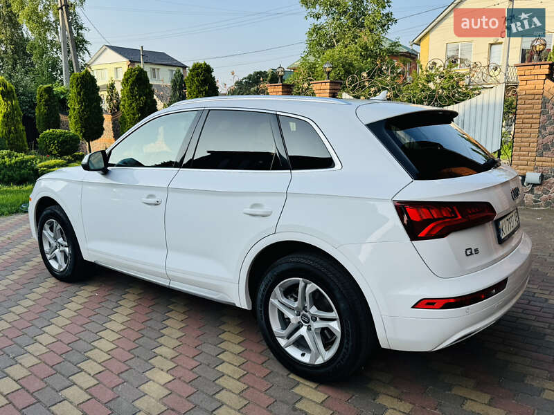 Позашляховик / Кросовер Audi Q5 2018 в Києві