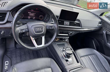 Внедорожник / Кроссовер Audi Q5 2018 в 