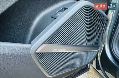Позашляховик / Кросовер Audi Q5 2019 в 