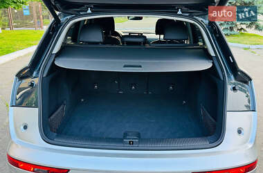 Позашляховик / Кросовер Audi Q5 2019 в 