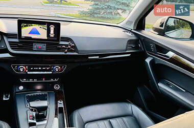 Позашляховик / Кросовер Audi Q5 2019 в 