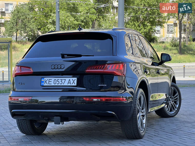 Внедорожник / Кроссовер Audi Q5 2017 в Днепре