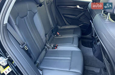 Внедорожник / Кроссовер Audi Q5 2017 в 