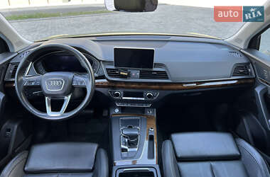 Внедорожник / Кроссовер Audi Q5 2017 в 