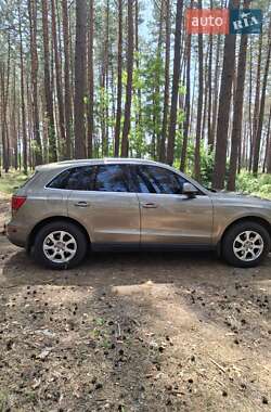 Внедорожник / Кроссовер Audi Q5 2010 в 
