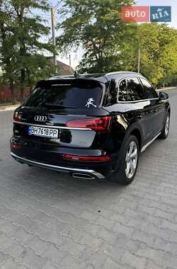 Внедорожник / Кроссовер Audi Q5 2021 в 