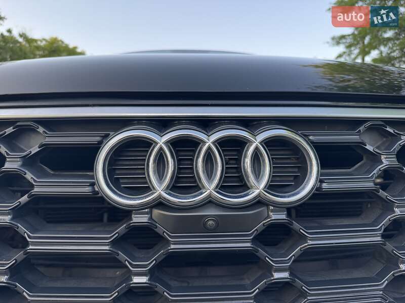 Внедорожник / Кроссовер Audi Q5 2021 в Измаиле