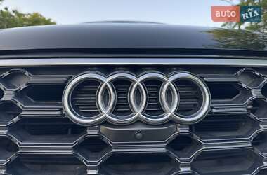 Внедорожник / Кроссовер Audi Q5 2021 в 