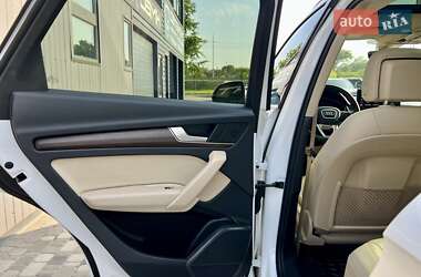 Внедорожник / Кроссовер Audi Q5 2021 в 