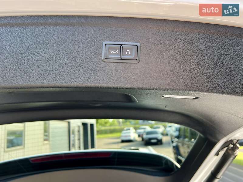 Позашляховик / Кросовер Audi Q5 2021 в Києві