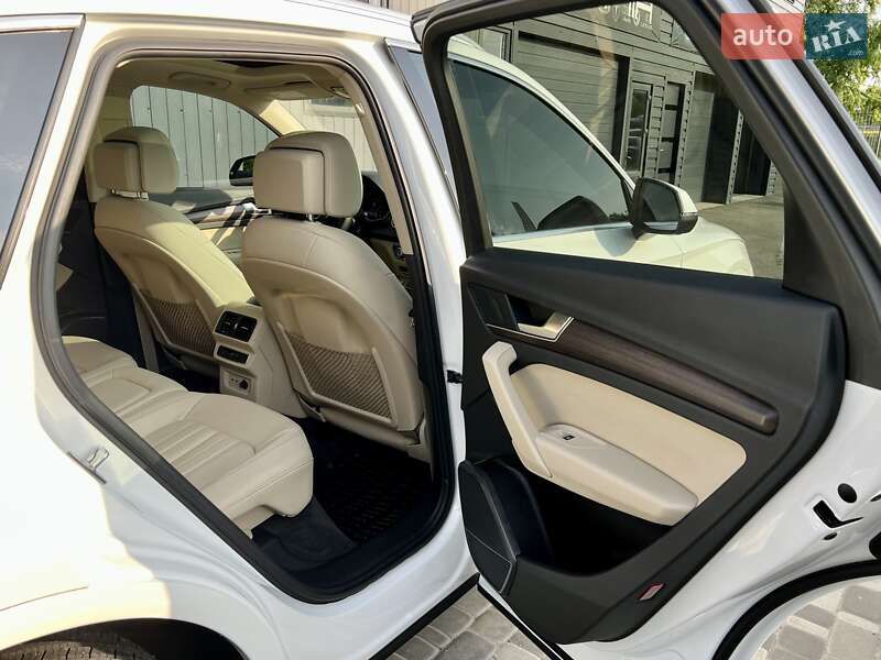 Позашляховик / Кросовер Audi Q5 2021 в Києві