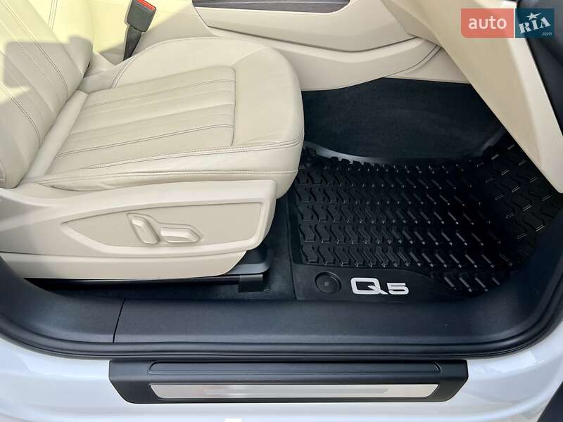 Позашляховик / Кросовер Audi Q5 2021 в Києві