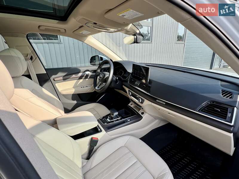 Позашляховик / Кросовер Audi Q5 2021 в Києві