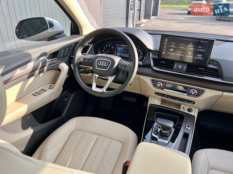 Позашляховик / Кросовер Audi Q5 2021 в Києві
