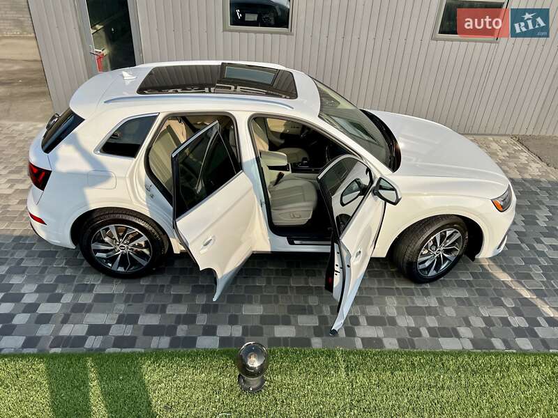 Позашляховик / Кросовер Audi Q5 2021 в Києві