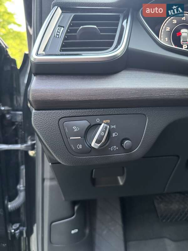 Внедорожник / Кроссовер Audi Q5 2021 в Измаиле