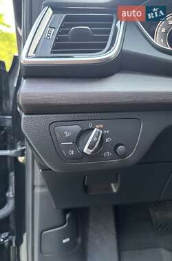 Внедорожник / Кроссовер Audi Q5 2021 в 