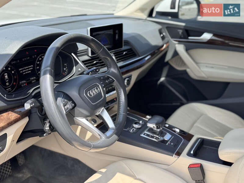 Внедорожник / Кроссовер Audi Q5 2017 в Львове