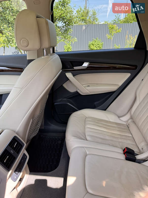 Внедорожник / Кроссовер Audi Q5 2017 в Львове