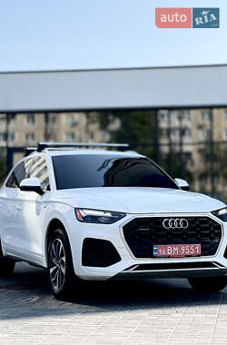 Внедорожник / Кроссовер Audi Q5 2022 в 