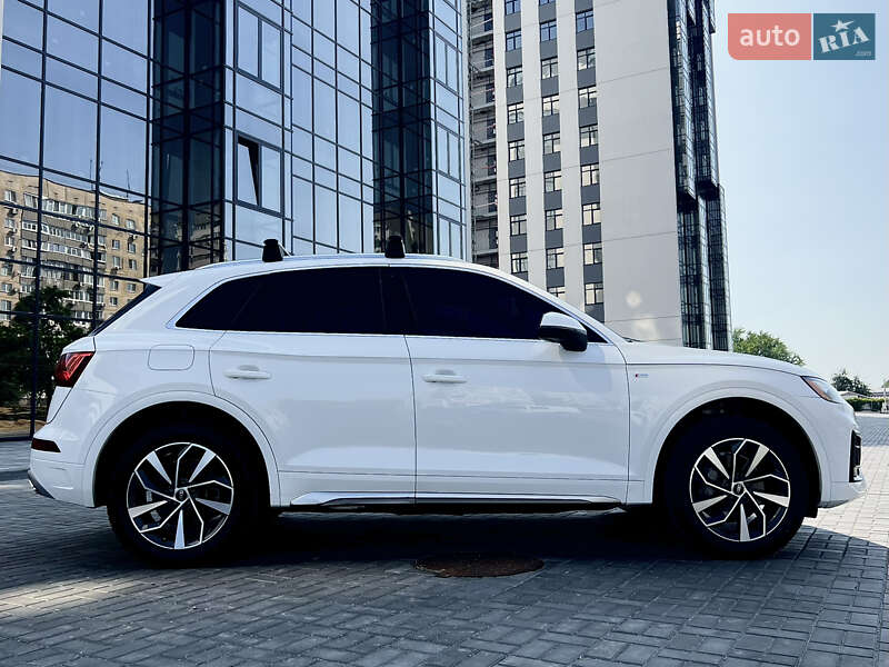 Внедорожник / Кроссовер Audi Q5 2022 в Днепре