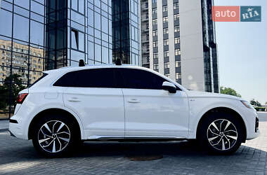 Внедорожник / Кроссовер Audi Q5 2022 в 