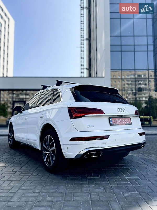 Внедорожник / Кроссовер Audi Q5 2022 в Днепре