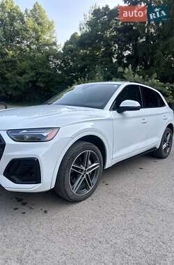 Внедорожник / Кроссовер Audi Q5 2021 в 