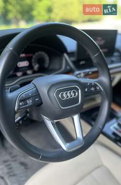 Внедорожник / Кроссовер Audi Q5 2021 в 