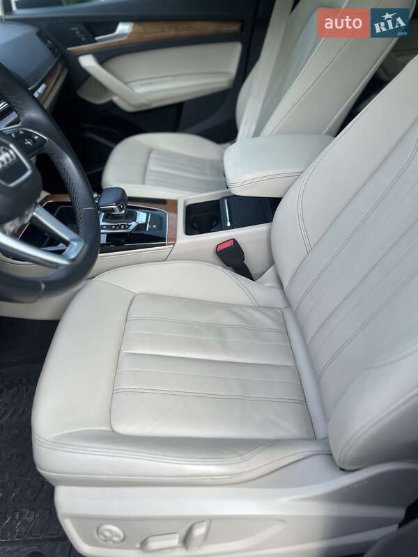 Внедорожник / Кроссовер Audi Q5 2021 в Львове