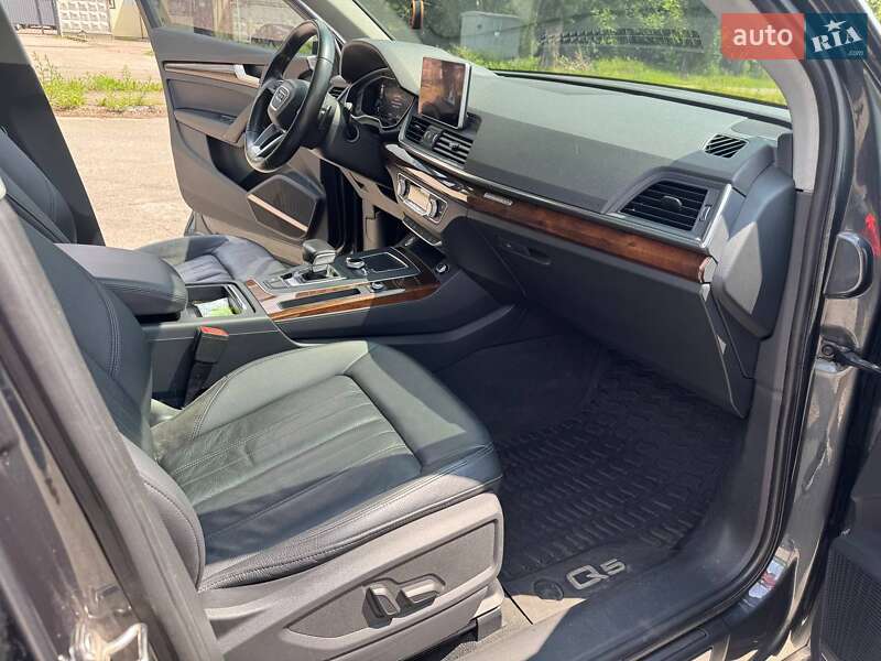 Внедорожник / Кроссовер Audi Q5 2017 в Нежине