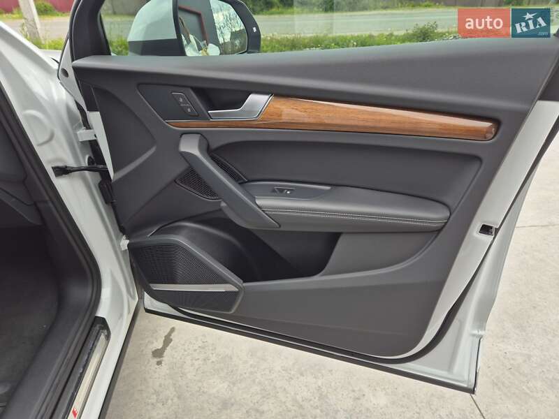 Внедорожник / Кроссовер Audi Q5 2022 в Барышевке