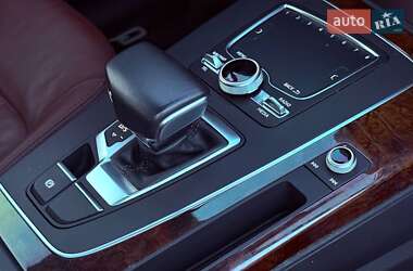 Внедорожник / Кроссовер Audi Q5 2017 в 