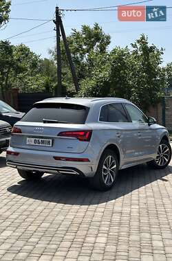 Внедорожник / Кроссовер Audi Q5 2021 в 