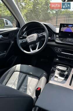 Внедорожник / Кроссовер Audi Q5 2021 в 