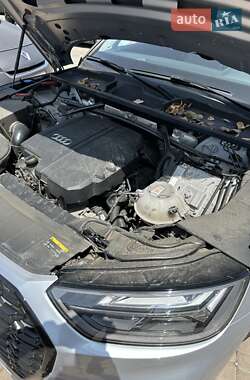 Внедорожник / Кроссовер Audi Q5 2021 в 
