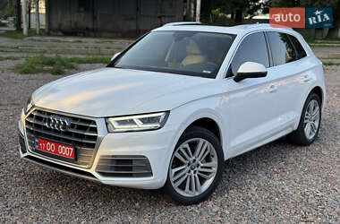Внедорожник / Кроссовер Audi Q5 2018 в 