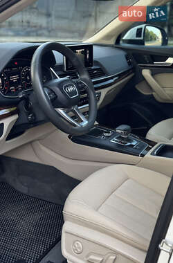 Внедорожник / Кроссовер Audi Q5 2018 в 