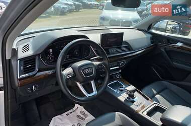 Внедорожник / Кроссовер Audi Q5 2018 в 