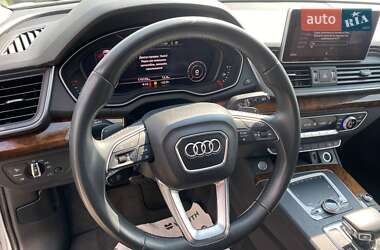 Внедорожник / Кроссовер Audi Q5 2018 в 
