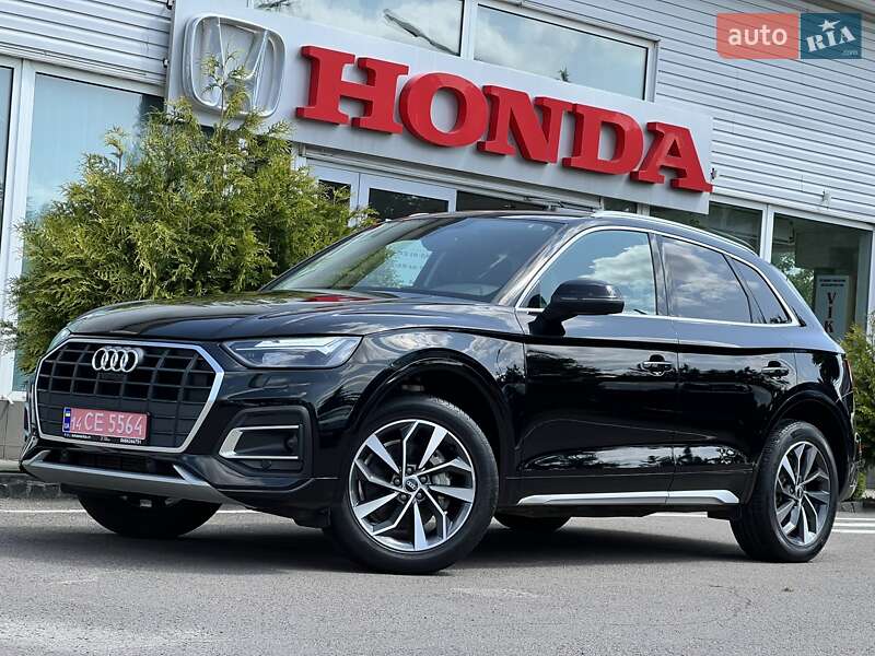 Внедорожник / Кроссовер Audi Q5 2021 в 