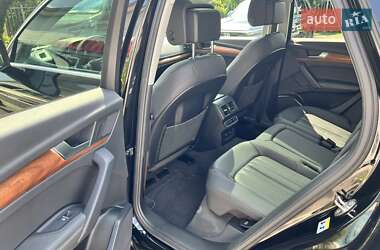 Внедорожник / Кроссовер Audi Q5 2021 в 