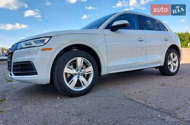 Внедорожник / Кроссовер Audi Q5 2018 в 