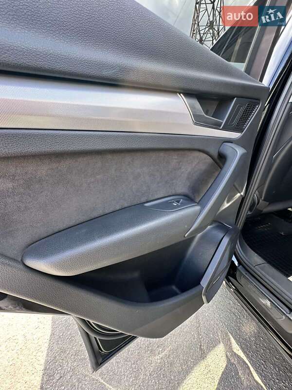 Внедорожник / Кроссовер Audi Q5 2017 в Николаеве