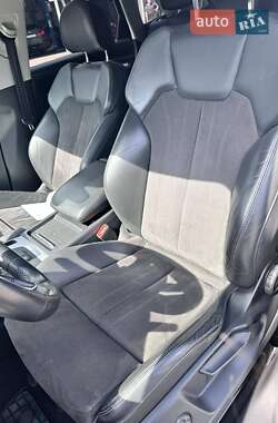 Внедорожник / Кроссовер Audi Q5 2017 в 
